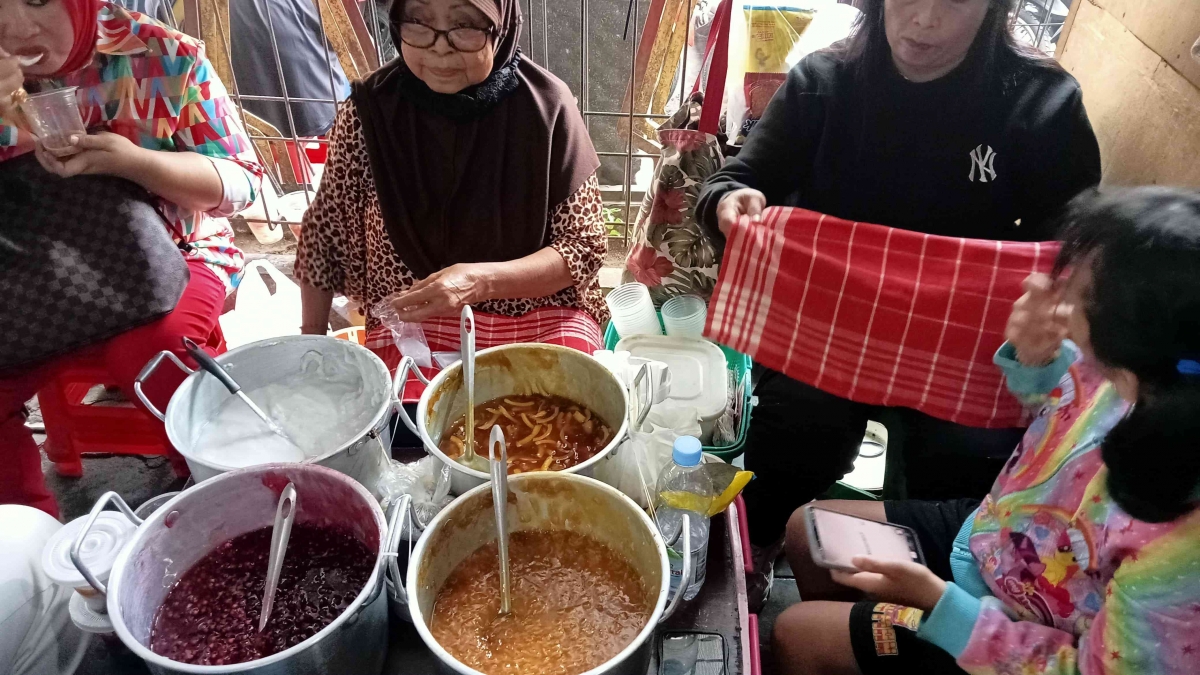 Rasakan Kelezatan Lokal di Mini Market Bu Plinti, Cilacap!